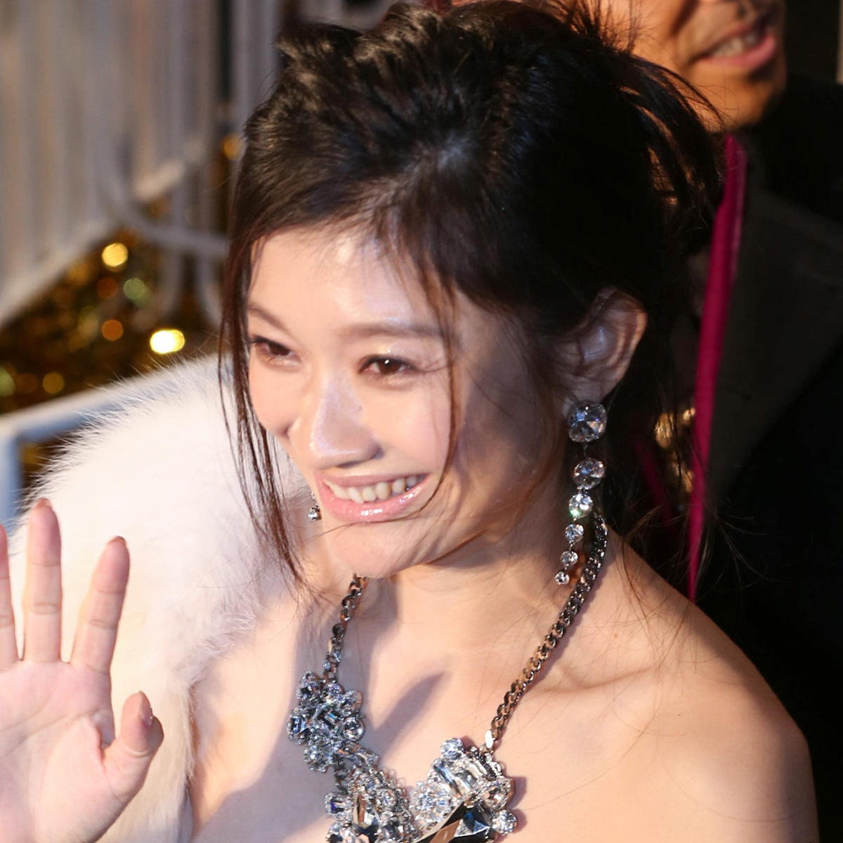 篠原 涼子 胸 揉ま れる