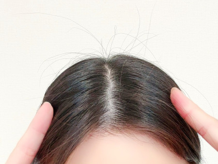 アホ毛が気になる女性