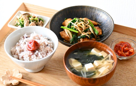一汁三菜の食事