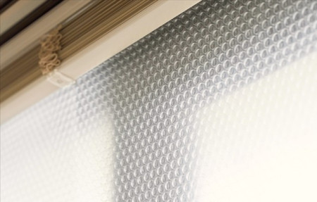 冬の窓の断熱対策