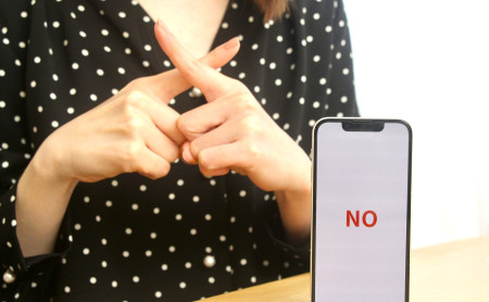 デジタルデトックスをする女性