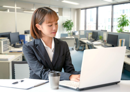 タスク管理する女性