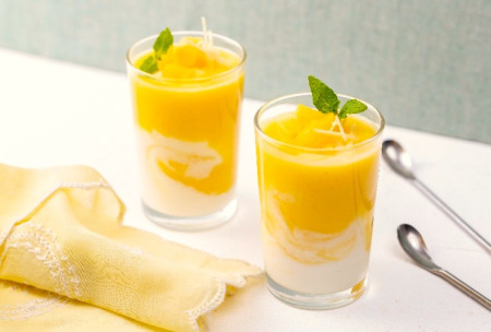 ヨーグルトとジンジャーパイナップルのセパレートスムージー