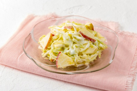 キャベツとリンゴのヨーグルトコールスロー