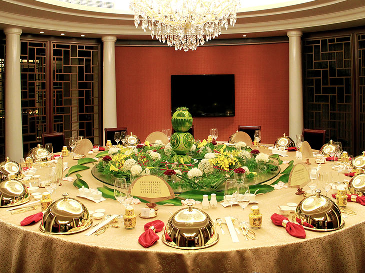 上海の「王宝和大酒店」のテーブル