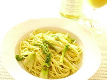 山菜の旨みと苦味を楽しむ「春の山菜ペペロンチーノ」レシピ