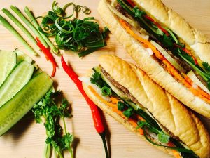 世界で最も美味しい屋台料理の1つベトナムのサンドイッチ「バインミー」を提供するお店が下北沢にオープン！