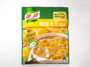 「鶏蓉玉米濃湯」は、中華風コーンスープ。1袋で約4杯分作れる。2袋入りで約312円