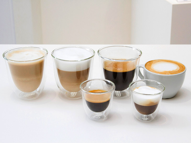 『デロンギ』のコーヒーマシーンが並ぶ表参道のショールームでコーヒー豆を飲み比べてみた！