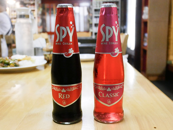 「SPY CLASSIC」（左）、と、「SPY RED」（右）共に1杯500円