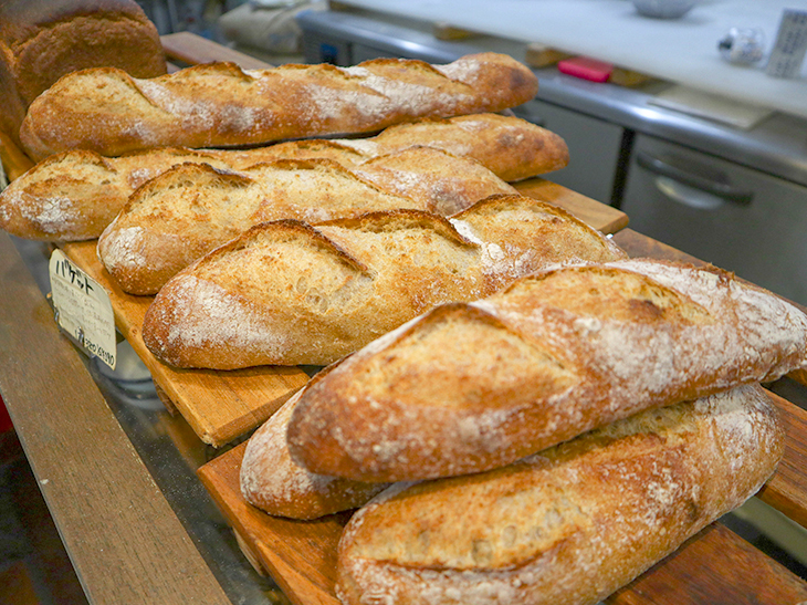 パン好き必見！ 全粒粉のバゲットやクロワッサンが秀逸すぎる街のパン屋さん『シーズマンベーカー』は何がスゴい？