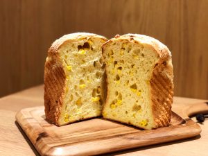 「とうもろこしの食パン」一斤／900円 ※テイクアウト限定