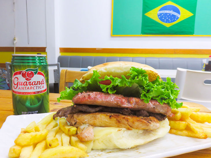 実は南米タウン 鶴見のブラジル食堂で推定00kcalの ビッグバーガー を食べてきた 食楽web