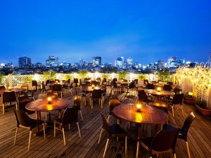 会場となるのは、東京・原宿の明治神宮前駅から徒歩1分のレストラン『ベニーレ ベニーレ』。テラス限定開催なので夜景が楽しめます