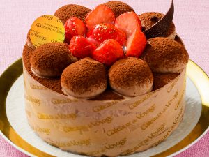 『ガトー・ド・ボワイヤージュ』の東武企画品「いちごのチョコレートケーキ」（4号）2,484円