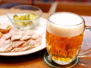 この冬、ビール通が注目するチェコ産ビール「ピルスナーウルケル」の魅力とは？
