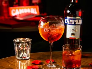 人気再燃！ イタリアの銘酒「カンパリ」を自宅で楽しむためのカクテルレシピ