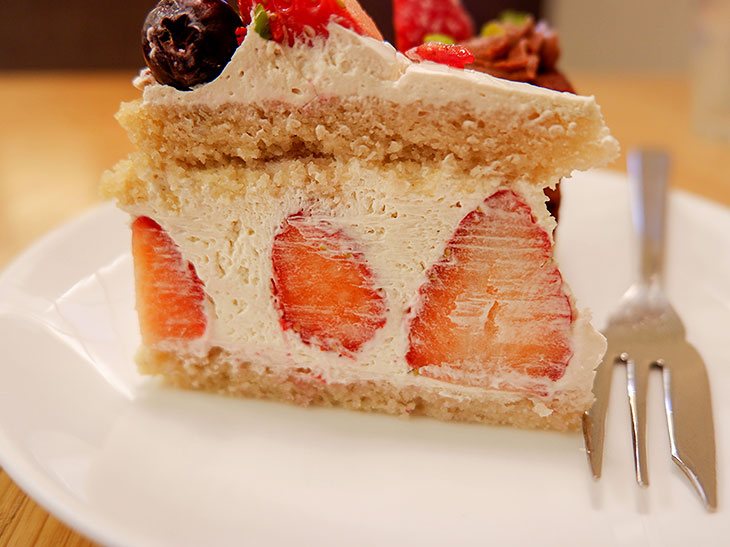 苺のショートケーキ。直径15cm×高さ9cm