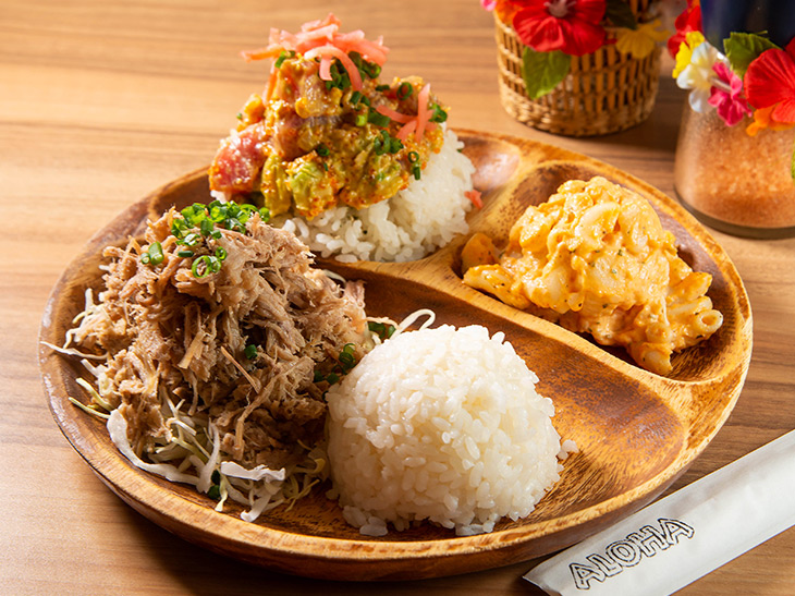 赤坂のテナントビルの一角に「リアルハワイ飯」を食べられる店『オゴ オノロア ハワイ』を発見！