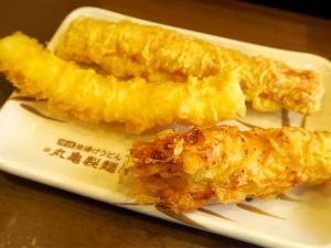 サクサクの天ぷらは丸亀製麺でうどんを食べるならぜひ一緒に注文したい。同店の天ぷらはだしとの相性にこだわって作られているそうだ