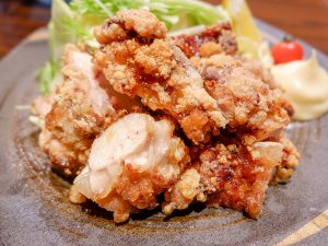 長野のご当地からあげ 山賊焼き とは 歌舞伎町の 酒晴 で食べてきた 食楽web