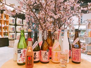 今年のトレンドは“インドア花見”！「日本の酒情報館」で花見にイチオシの日本酒を聞いてきた