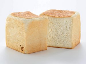 『ラ・パン』で販売するパンは「クリーミー生食パン」のみ。サイズはS（1斤＝440円）、M（1.5斤＝660円）、L（2斤＝880円）の3種類