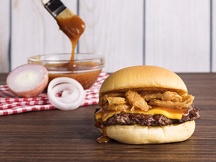 「BBQ ShackMeister Burger（バーベキューシャックマイスターバーガー）」（シングル1,005円、ダブル1,329円 ※価格はすべて税込）