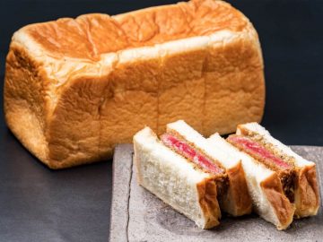 高級食パン×肉割烹がコラボした 「どんだけ自己中な究極の京都牛カツサンド」に注目！