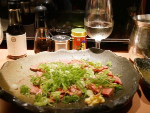 今回のSHUGOの会の会場となった「nomuno2924（ノムノニクフジ）」は定額制ワインバーでありながら、日本酒と肉料理のペアリングも得意とする