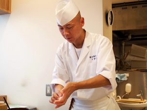 同店で広島の海の幸を使ったイベントを開催するのは今回が2回目。以前も綿貫さんが寿司を握った