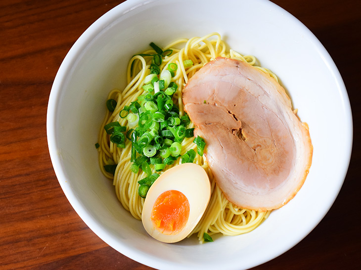 一蘭 の限定復刻 汁なしとんこつ と 冷やかばい を実食してみた 食楽web