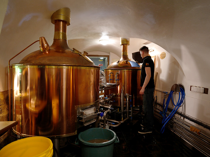 独特な形状の天井がビールの醸造に良い影響を及ぼすという