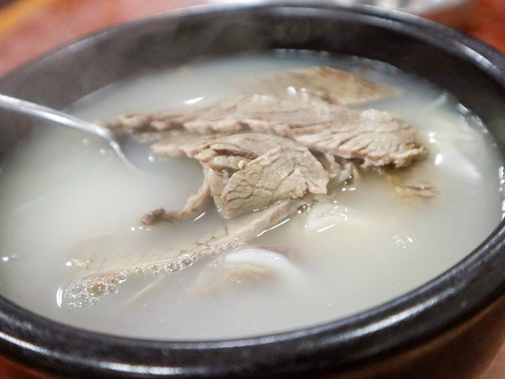 韓国の『里門ソルロンタン』の看板料理ソルロンタン