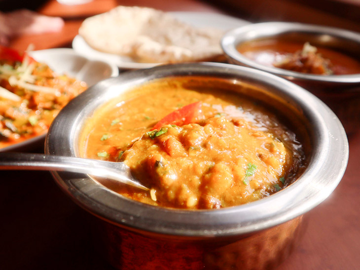 超人気インド料理店 チャミヤラキッチン が根津で復活 インド人も絶賛する至極の 郷土カレー とは 食楽web