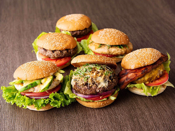 ステーキ専門店『ウルフギャング・ステーキハウス』が本気で作ったハンバーガーとは？