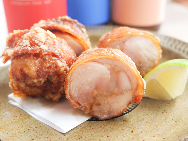 宮崎県産霧島鶏のもも肉唐揚げ。弾力と旨味が抜群です