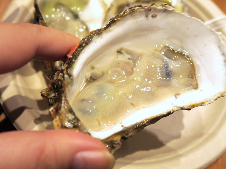 20か月以上育成する「ひろしま」は、大粒で旨みのインパクトが強い。まさに広島牡蠣らしい味わいとなっている