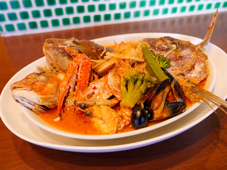 「PIENO名物 魚介たっぷりアクアパッツァ」1280円