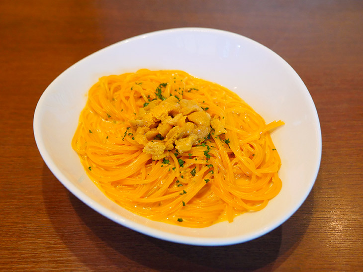 「PIENO名物 生うにのパスタ」980円