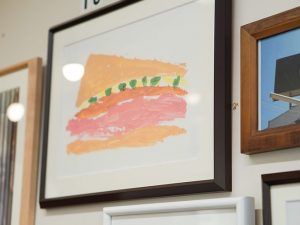 ハムが大好きな子が描いたので、ハムの占める割合が大きいキューバンサンドイッチのイラスト
