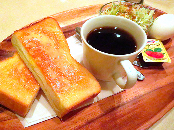 有楽町「交通会館」に残るレトロ喫茶『阿蘇』で、心温まるモーニングを食べてきた