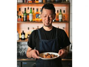 料理を担当するのは中華料理歴13年の川上シェフ。「毎日食べても飽きのこない味わいを作っていきたいです」