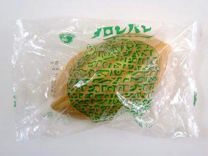 メロンパンの「メロンパン」（201円）は、広島空港福屋ショップで購入