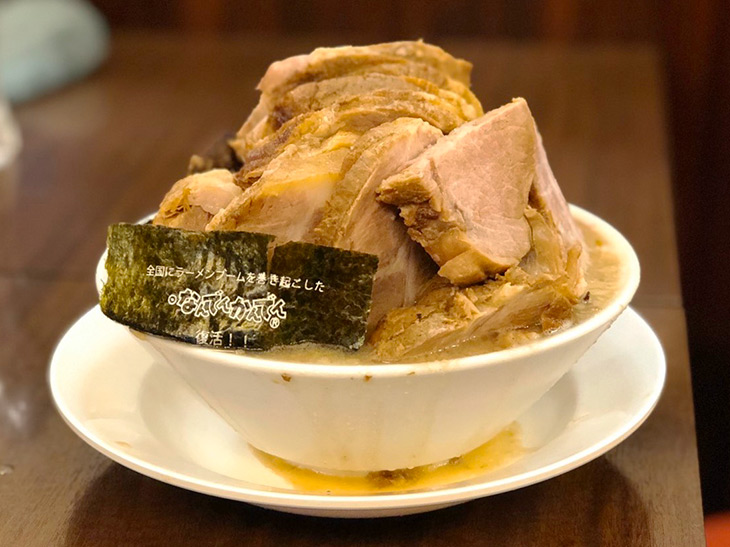 これぞ肉のグランドキャニオン！ 渋谷肉横丁に移転した『なんでんかんでん』の“キャニオン盛り”とは？