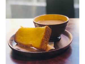 「ホットカフェオレ＆バタートースト」480円