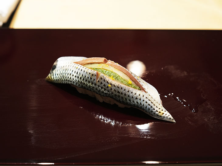 寿司のおまかせコース22種が8000円！ 東京すしアカデミー元師範『築地すしOmakase』の魅力とは？