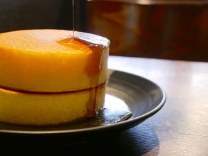 ホットケーキ680円、メープルシロップはお代わり自由