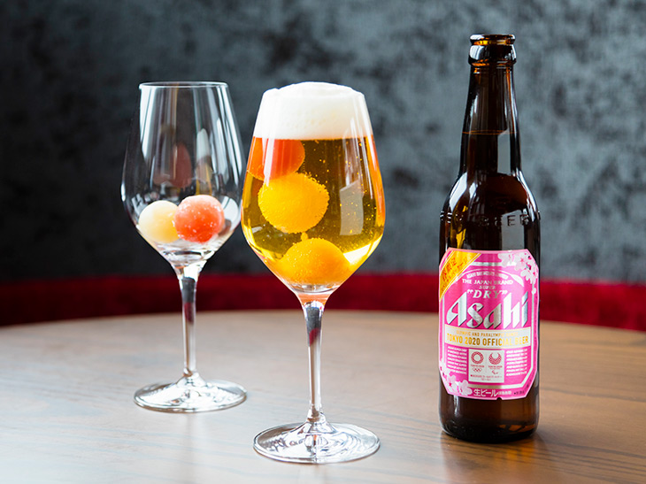 ベースのビールは桜の息吹を感じる春限定パッケージの「アサヒスーパードライ」。こちらは「RED」味でより果汁感を感じます