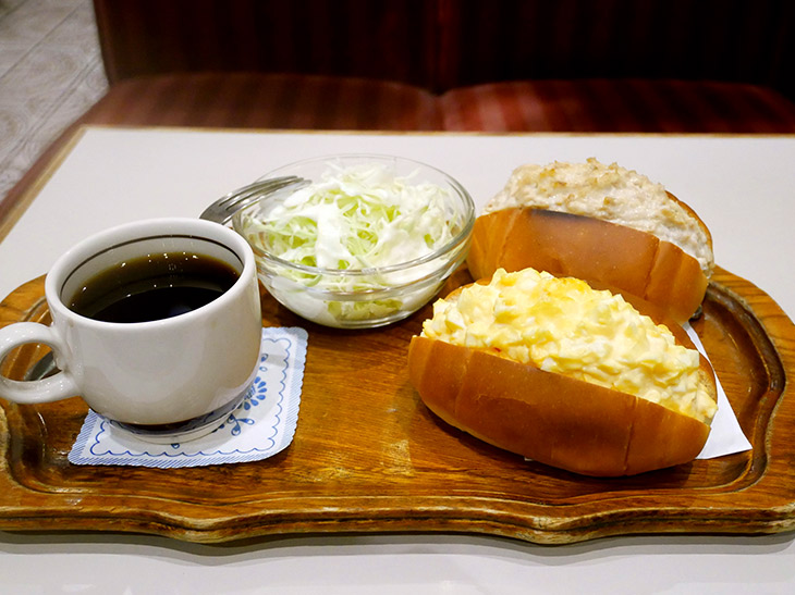 昭和感たっぷり！ 新宿の名曲喫茶『らんぶる』でボリューム満点「卵＆ツナサンド」を食べてきた